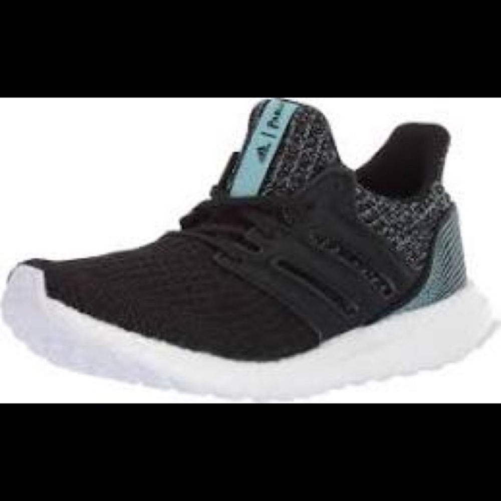 Adidas ultra boost parley shoes. Women’s 9